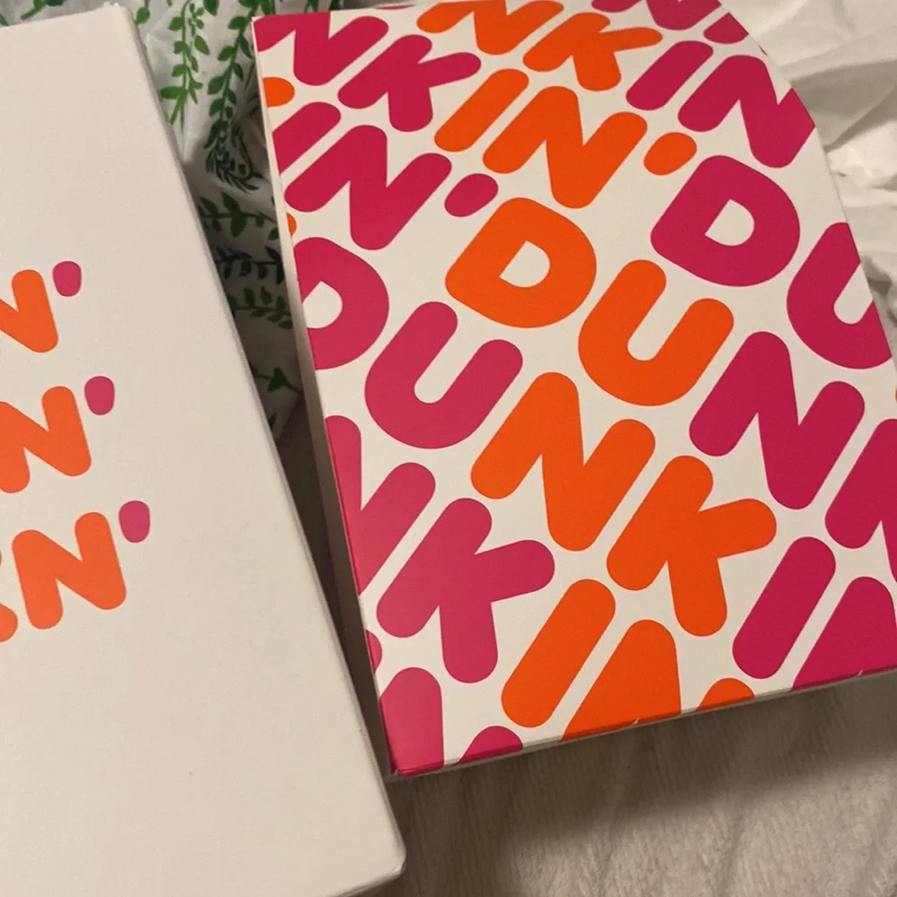 Elf x Dunkin box and bag - Picture 3 of 8